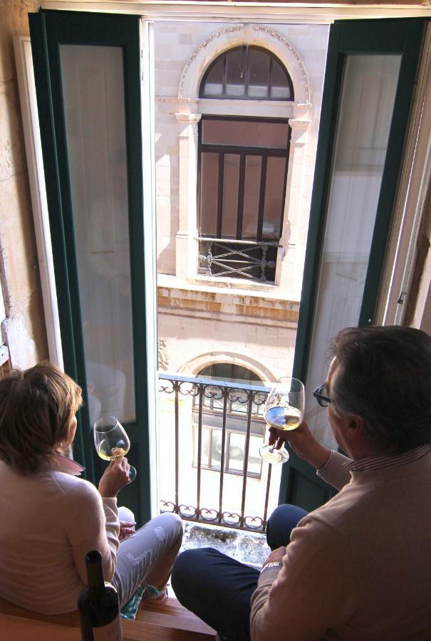 Casa Al Teatro Apartment Syracuse ภายนอก รูปภาพ